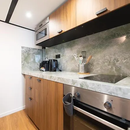Bright & Modern In Apartmán *